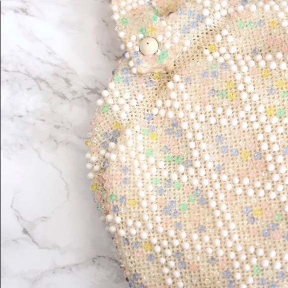 SOLD ON ETSY! 💔 1960s pastel beaded wristlet - Picture 3 of 8